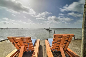 Casa Pescadores Rockport Escape with Bayfront Deck